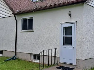 Port Arthur. desirable, safe, and quiet neighborhood. Close to Lakehead University. 2 bedrooms/2 ful...