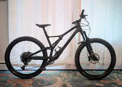 Selling my Stumpjumper 29-er. The bike is in excellent condition! More details: https://www.speciali...