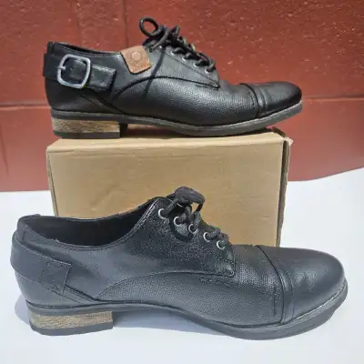 SoftMoc Women's Black Laced Oxford Shoes Size 7.5, View more