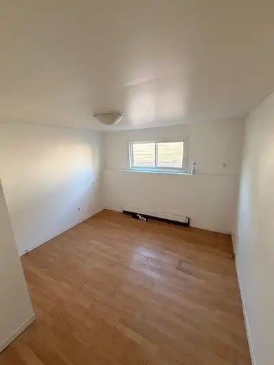 Rooms Available for Rent – Ideal for a Couple and Girls Spacious room available in a convenient loca...
