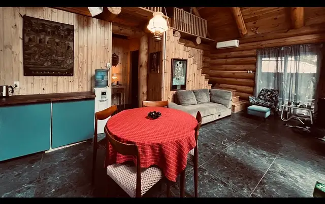 Chalet-bord de rivière-terrain de 4 acres privé  in Quebec in Canada - Image 4