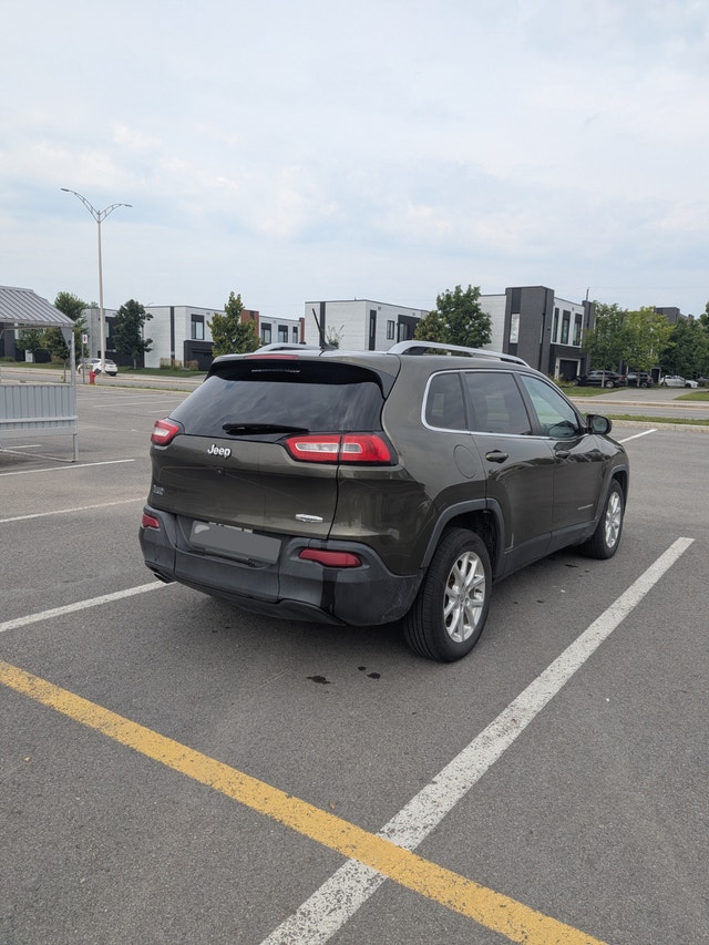 Jeep Cherokee — photo 2