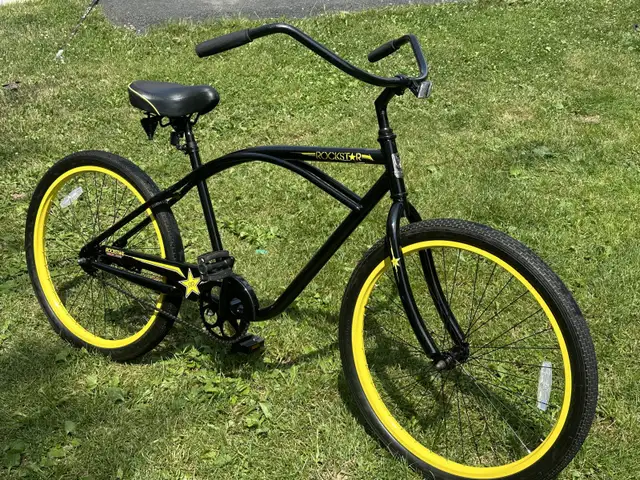 Felt Cruiser Bike (Rockstar Energy Drinks) in Cruiser, Commuter & Hybrid in Moncton - Image 4