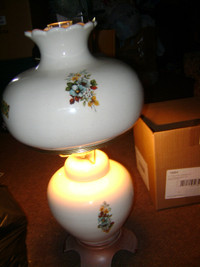 VINTAGE CERAMIC TABLE  LAMP