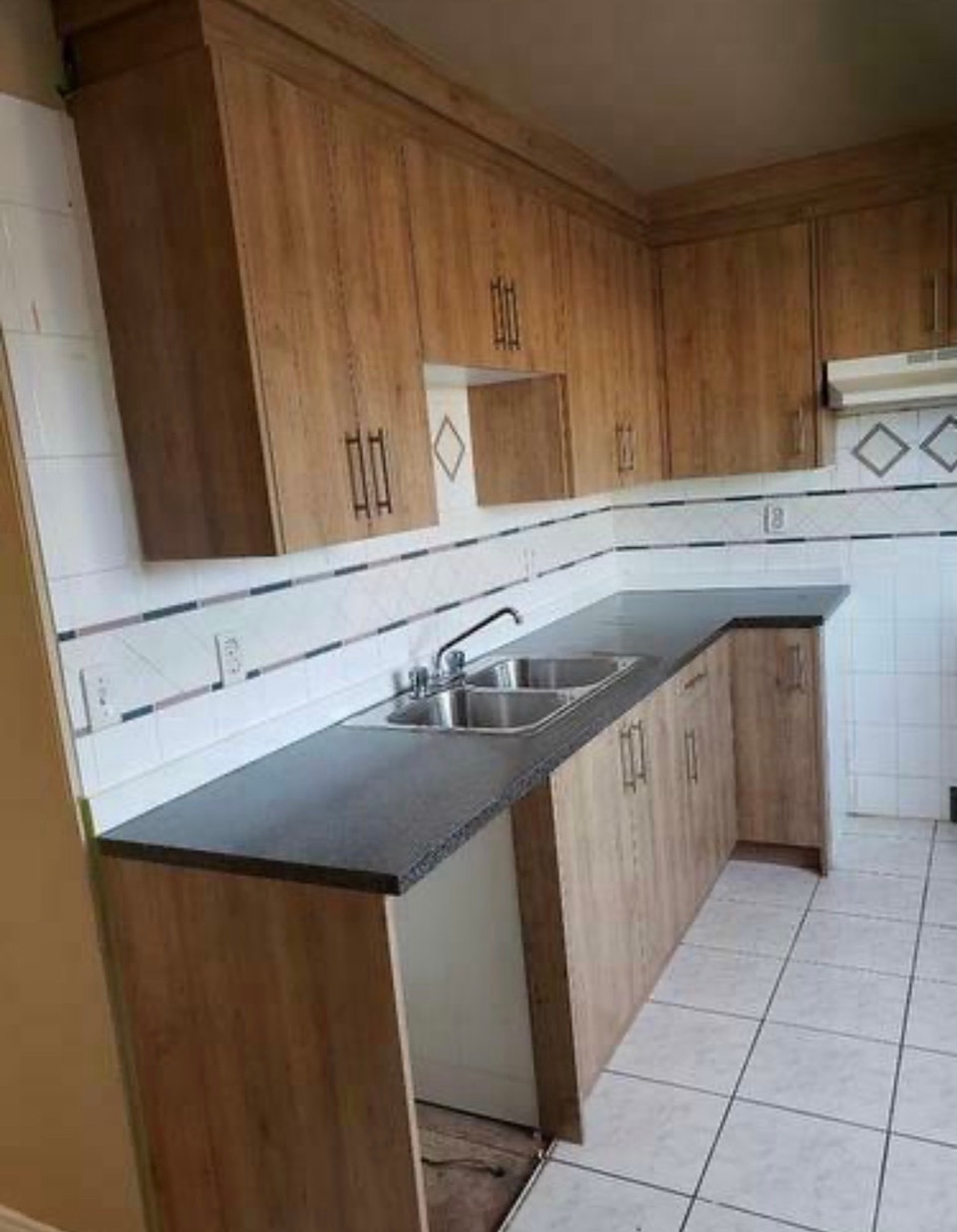 Duplex for rent Falconridge 4