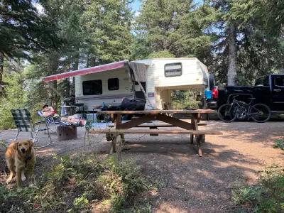 I am selling a Terry Resort 1993 Fleetwood camper. This camper has been well taking care of! Purchas...