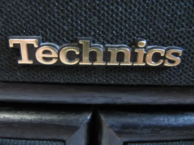Technics Model SB-C938 CentreChannel & SB-S938Satellite Speakers in Arts & Collectibles in Mississauga / Peel Region - Image 3