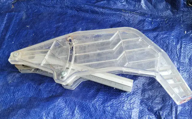 Clear Table Saw  Splitter & Blade Guard Assembly w/ bracket in Other in Calgary - Image 3