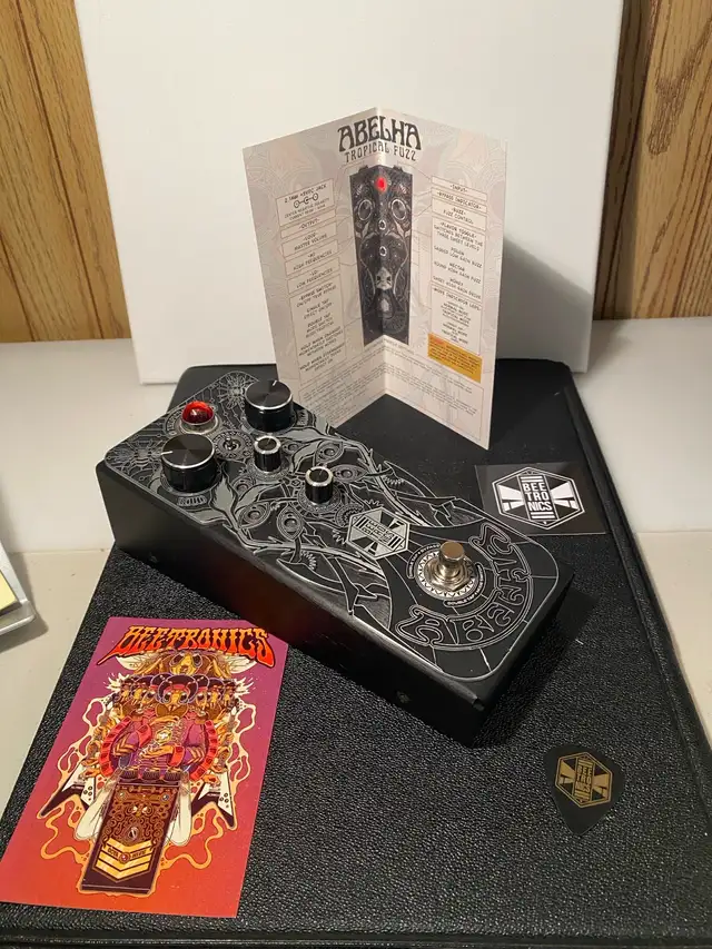 Beetronics Abelha Fuzz in Amps & Pedals in City of Toronto - Image 5