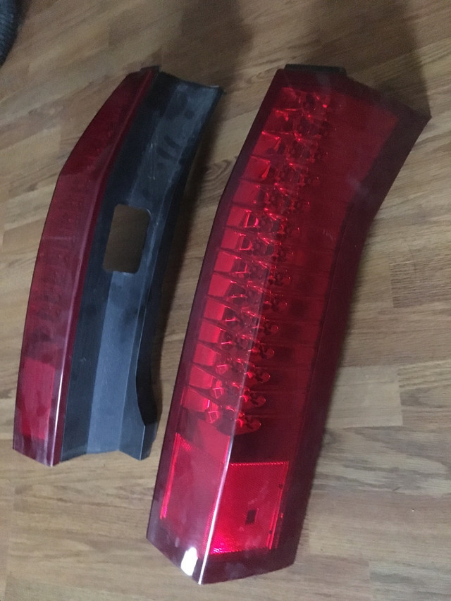2006-2009 Cadillac Srx tail lights in Auto Body Parts in Brantford - Image 2