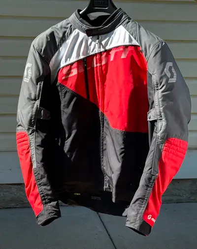 Red SCOTT Motorcycle Jacket. Size XL - Men's Extra Large. Great protective riding gear for spring su...