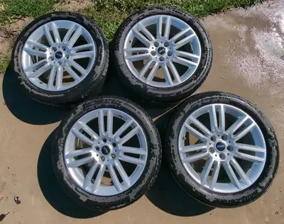 My set of original 2017-2024 Mini Cooper/Clubman/Countryman wheels with used tires. i've uploaded hi...