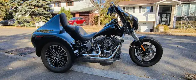 Harley Davidson Trike in Touring in City of Montréal - Image 4