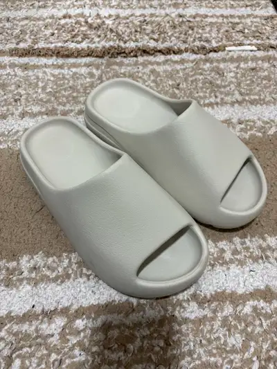 Yeezy slides authentic, View more