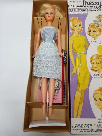 Regal Toy Canada 11.5" Hi-Fashion Tressy Hair Grows Doll No Key 3 original outfits and stand include...