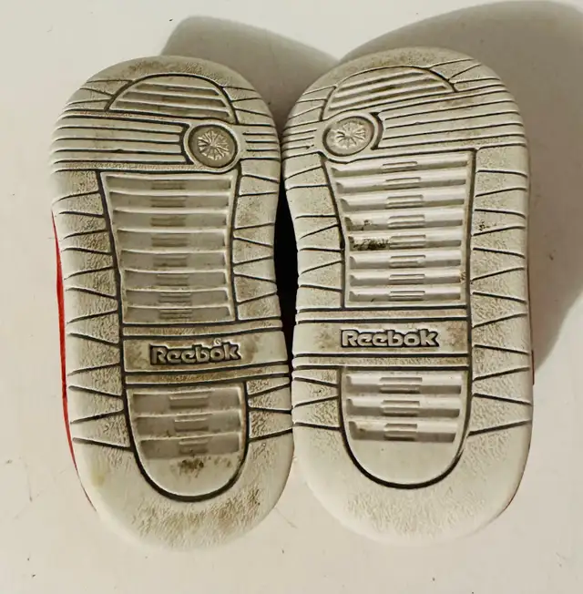 REEBOK TODDLER SHOES (SIZE 4) in Clothing - 12-18 Months in Regina - Image 4