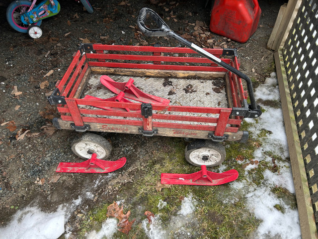 Traîneau/luge wagon en bois convertible pour enfants Millside dans Jouets et jeux  à Sherbrooke