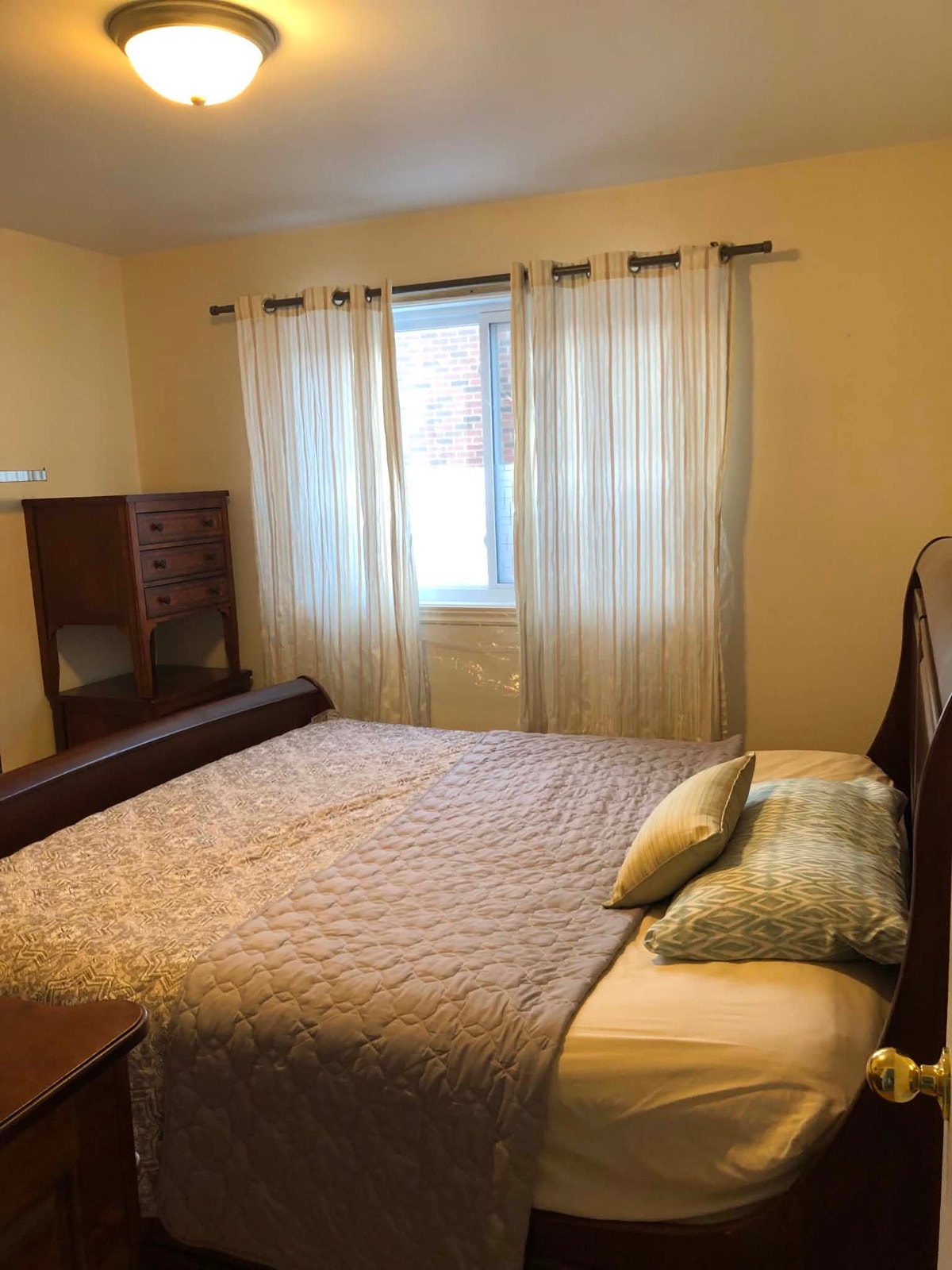 Chambre à louer dans un logement — photo 1