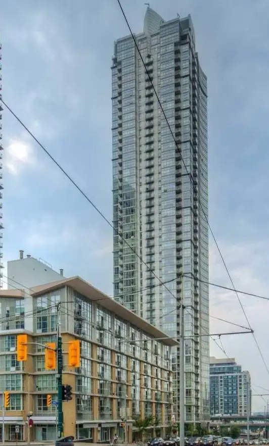 LIVE IN THE SKY - 2ND HIGHEST UNIT - 35 MARINER - MAY 1