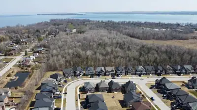 Luxury House For Rent in Innisfil