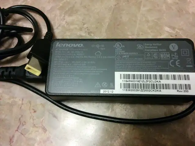 Lenovo power Adaptor Rectangle plug T450 X250 X1 Carbon Yoga in Laptop Accessories in Markham / York Region - Image 3