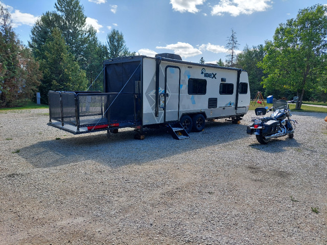 Ibex 19QTH half ton towable toy hauler in Travel Trailers & Campers in Brantford - Image 2