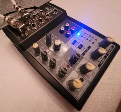 Console Behringer Xenyx 502, View more