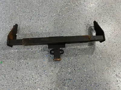 This is a used SUV hitch, ready to haul whatever you need. It is a sturdy, heavy-duty receiver, perf...