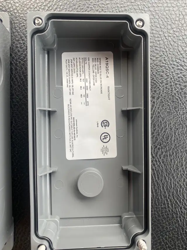 Thermostat  in Other Business & Industrial in Markham / York Region - Image 4
