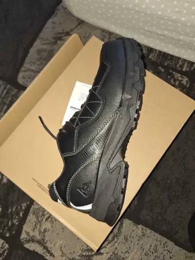 Safety shoes. Unused, size 12, View more