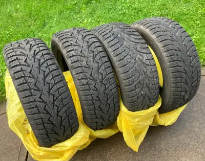 4 Pneus d’hiver 18” Toyo 2X 235/60/18 - Usure 11-12/32’ = $260 2X 255/55/18 - Usure 12-13/32’ = $300...