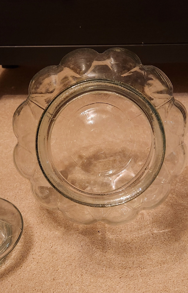 Big round fancy glass jar with its lid  in Kitchen & Dining Wares in Calgary - Image 2