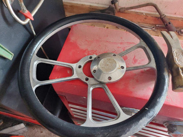 Aluminum steering wheel in Other Parts & Accessories in Kingston - Image 2