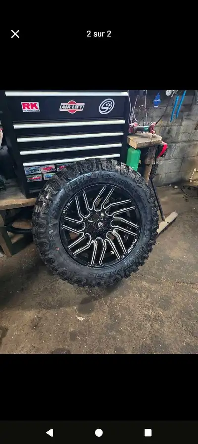 Mag fuel 20x10 -18 offset comme neuf étais sur ram 2500 8 bolts pneu TIS 35x12.5 r20 en fin de vie p...