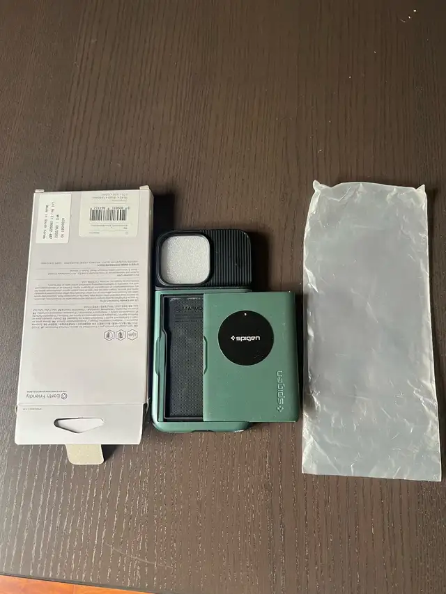 spigen iphone 13 pro case with card slot in General Electronics in Mississauga / Peel Region - Image 5