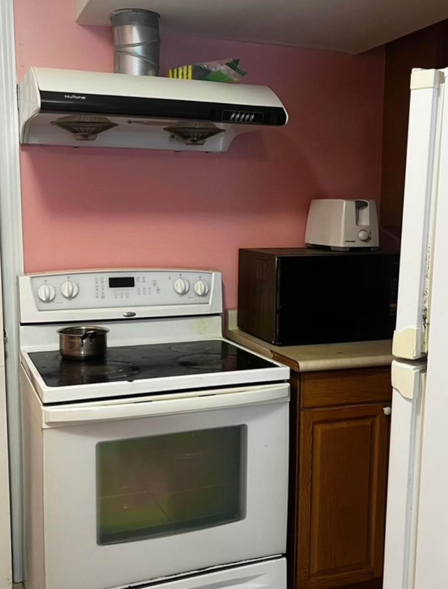 2 Rooms Available in Spacious Walkout Basement – Mississauga in Room Rentals & Roommates in Mississauga / Peel Region - Image 6