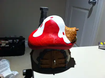 Excellent condition. It has a white and red rooftop. Rare house. I only sell quality Smurf products...