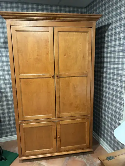 Armoire en bois, View more