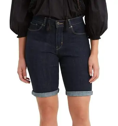 Womans Levis Bermuda Shorts, Size 26 waist, View more