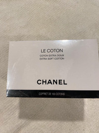 *Moving Sale* - Chanel Nail Polish Remover Pads - NEW