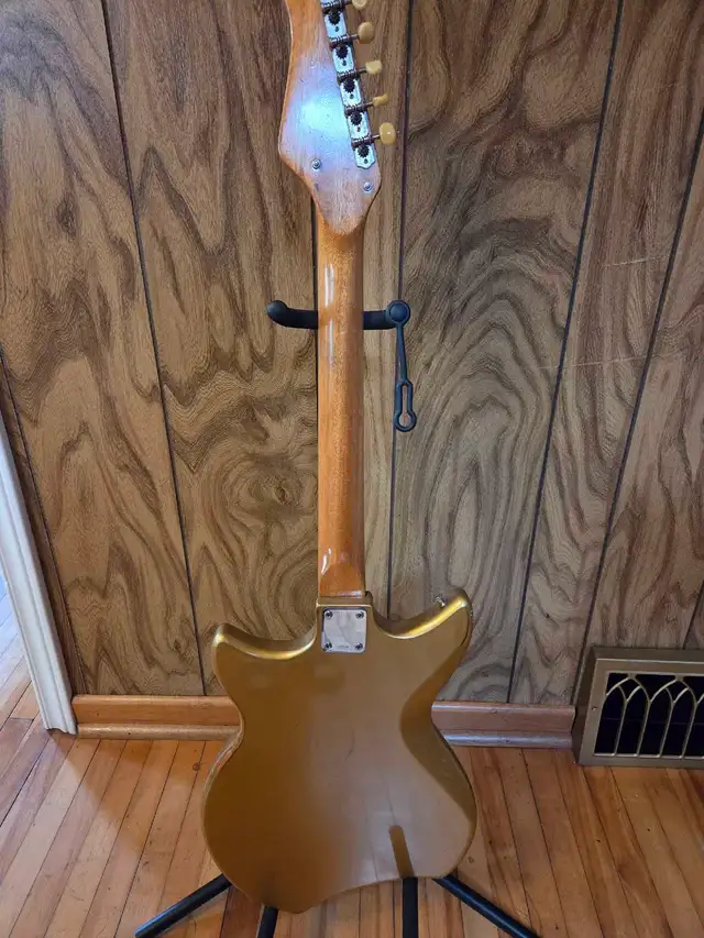 ELECTRIC GUITAR 442454238403635201