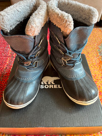 Winter boots boys size 2 - Sorel