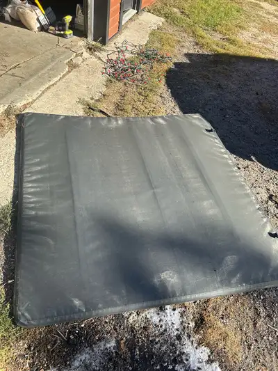 Short Box Ram 1500 or 1500 Classic Tonneau cover