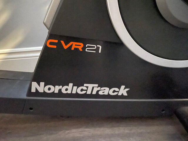 NORDIC TRACK COMMERCIAL VR 21 RECUMBENT BIKE ***LIKE NEW***  in Exercise Equipment in Moncton - Image 2