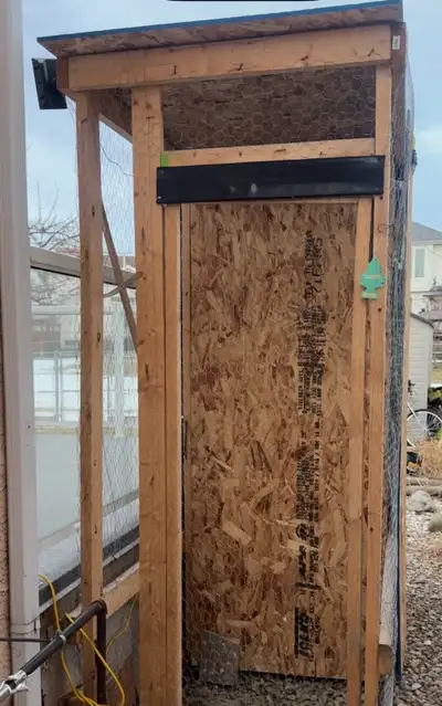 1 - big cage half mesh/half plywood 6x8 feet - the one in the photo. 2 - smaller cages complete with...