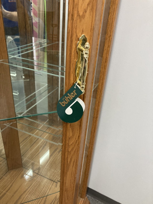 BUHLER FURNITURE SOLID CORNER GLASS DISPLAY Hutches