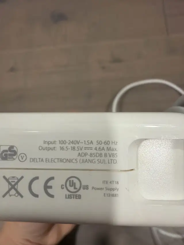 Apple 85W MagSafe Power Adapter A1290 in Laptop Accessories in City of Toronto - Image 5