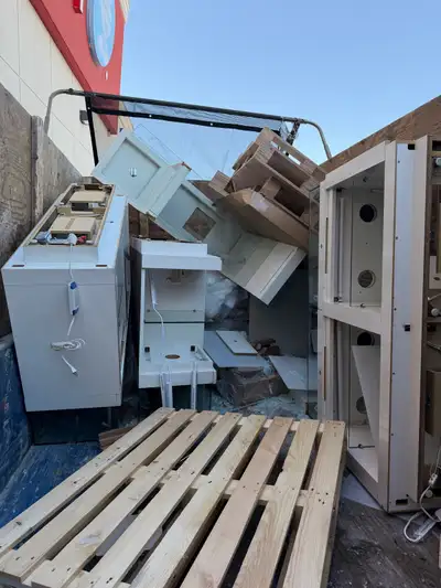 junk removal garbage removal   starting 40$, View more