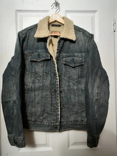 GAP Denim Sherpa Lined Jean Jacket Dark Wash MENS SMALL, View more