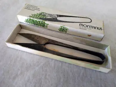 Vintage 4" Montanus Cress Scissors, Denmark with Box. Sewing Snips never used hard to find, very sha...